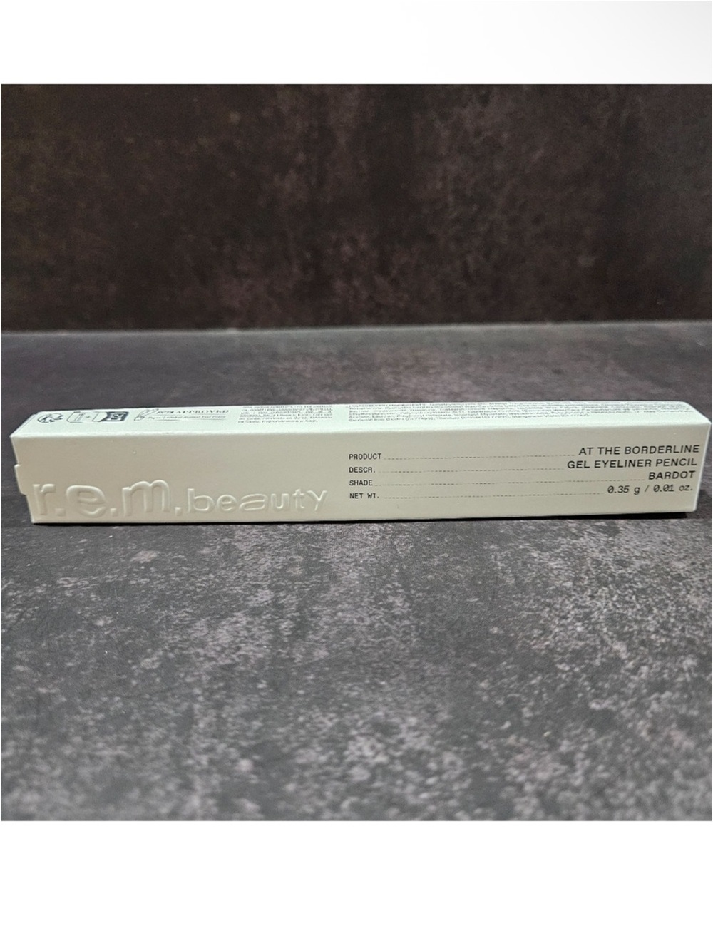 r.e.m. Beauty At the Borderline Gel Eyeliner Pencil in Bardot Black NEW